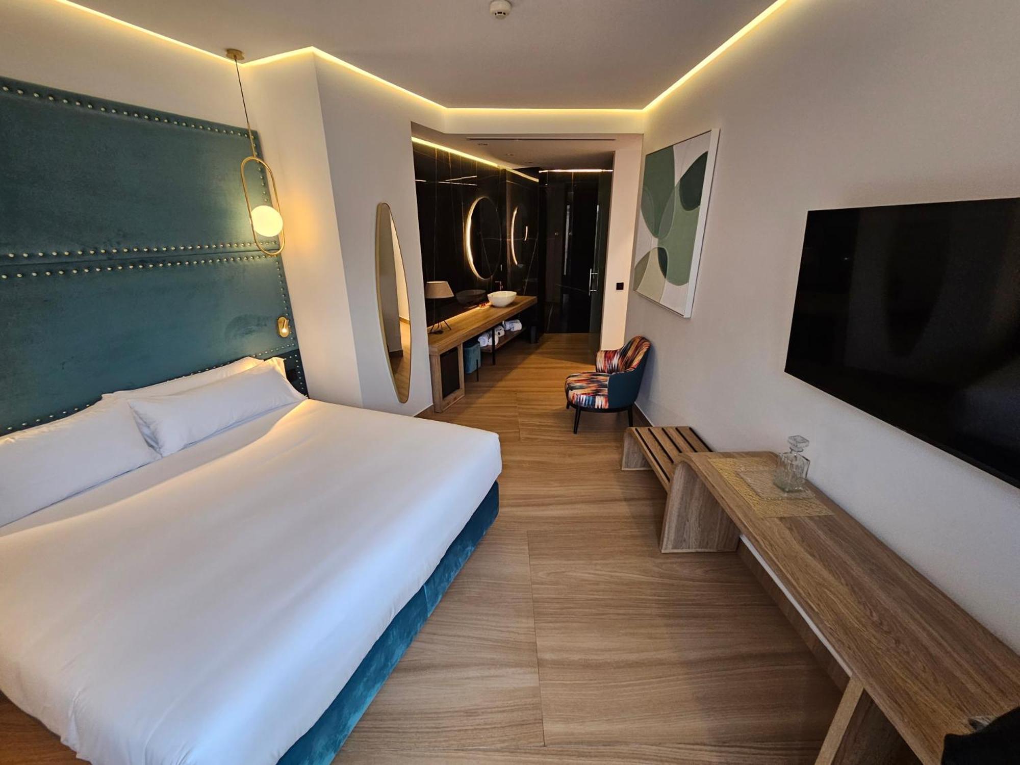 בדאחוז Hotel Las Tres Campanas מראה חיצוני תמונה